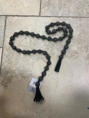 COL Black Beads