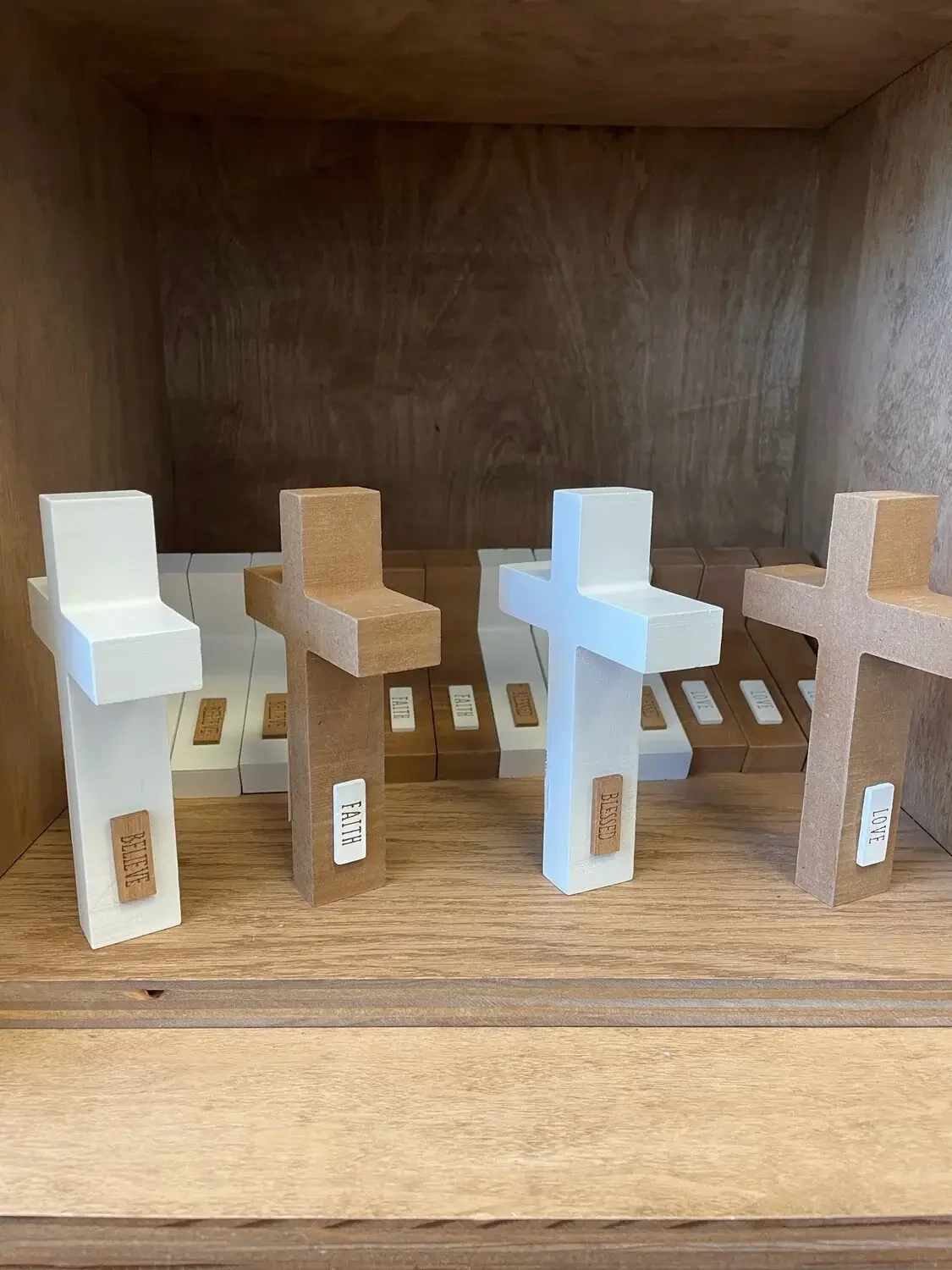 Yngs Natural LOVE Cross 6x4x1.2