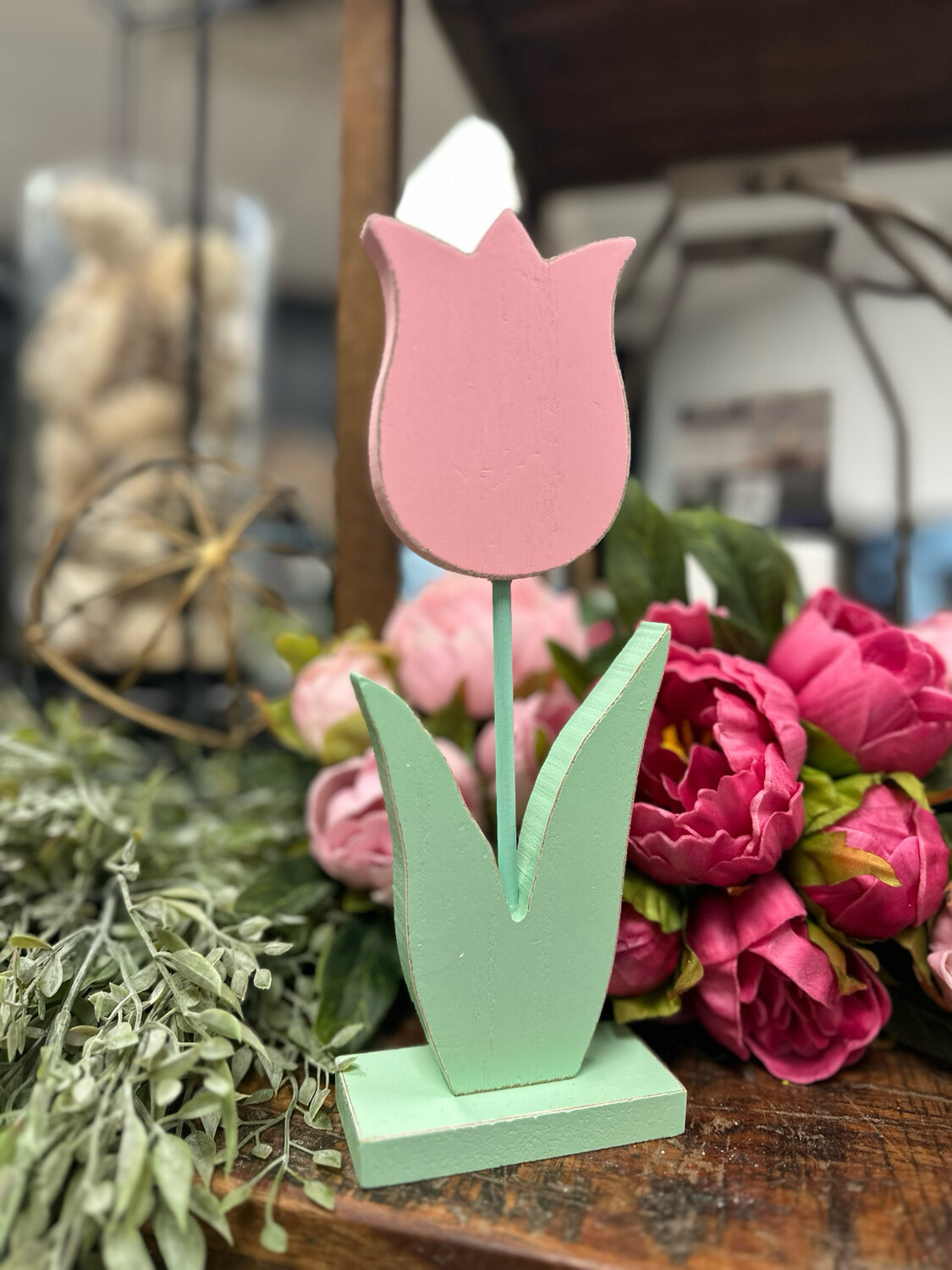 Col 9.25&quot; Pink Wood Tulip Pedestal