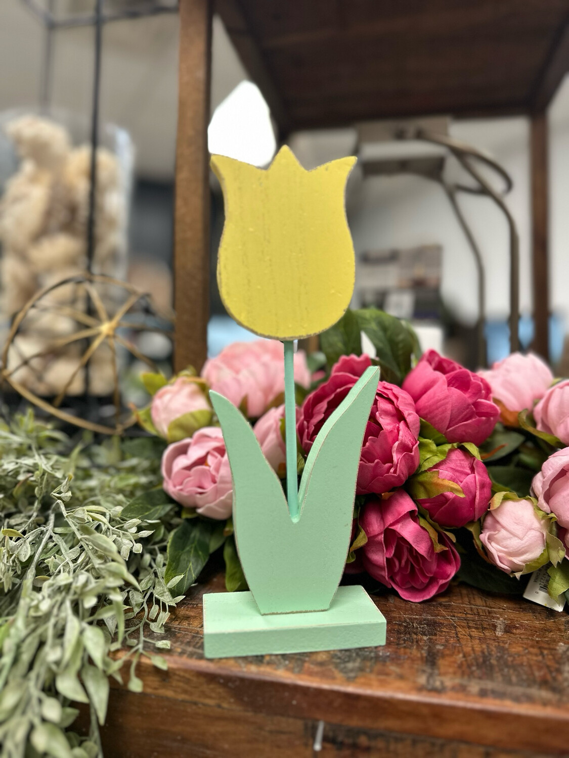 Col 9.25&quot; Yellow Wood Tulip Pedestal