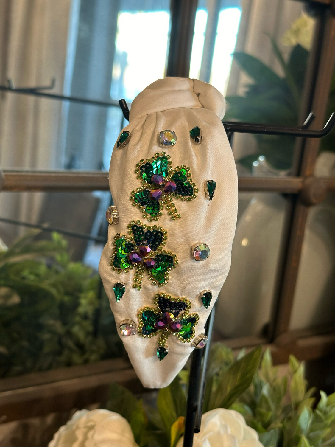 DAV Beaded HB White shamrock 