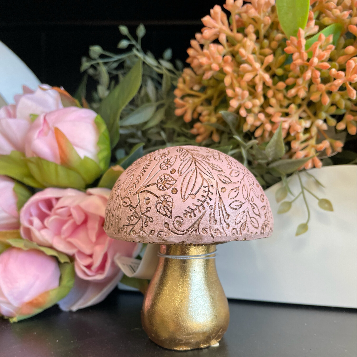 Yng Sm Pink Resin Mushroom