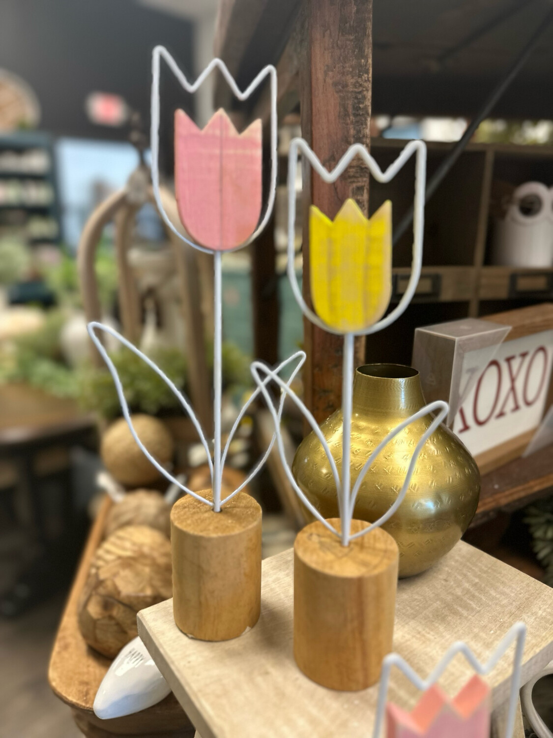 WT Yellow Tulip Wood Stand 11.3x4.2