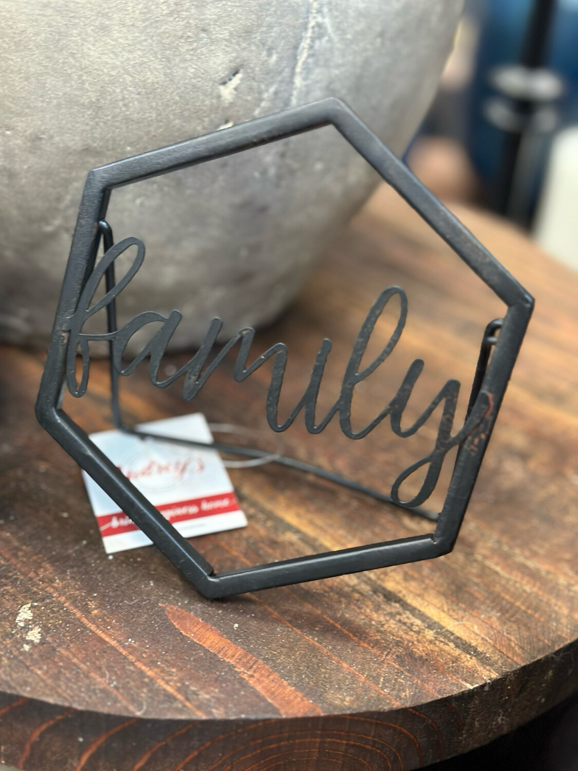 Aud Blk Hexagon Family