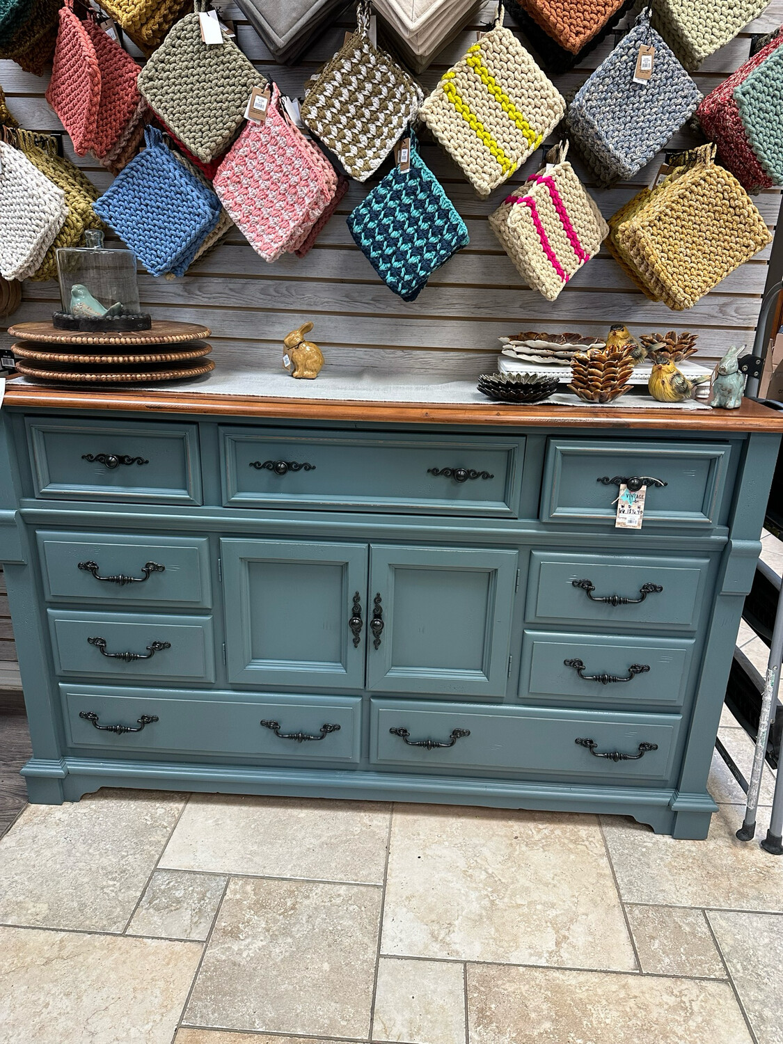 VV Stormy Door Dresser 66x18.5x40