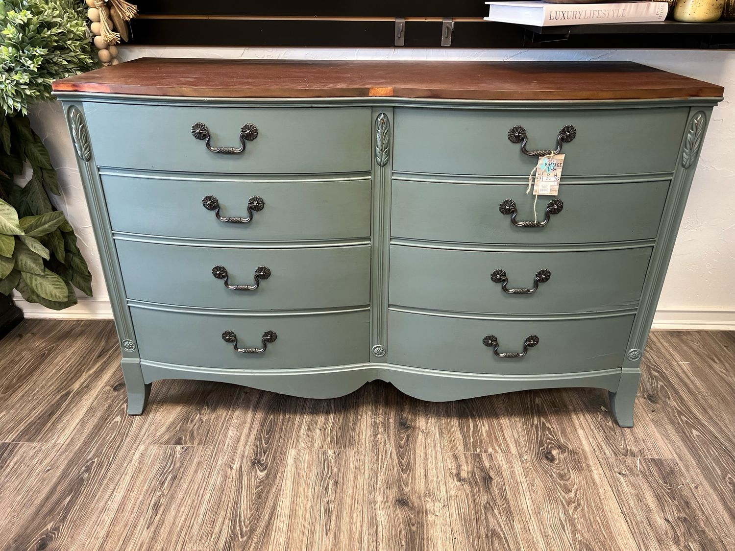 VV Stormy 54x22x35