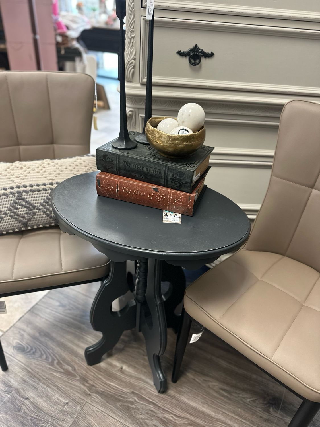 VV Black Sands Sm Table 24x27.5