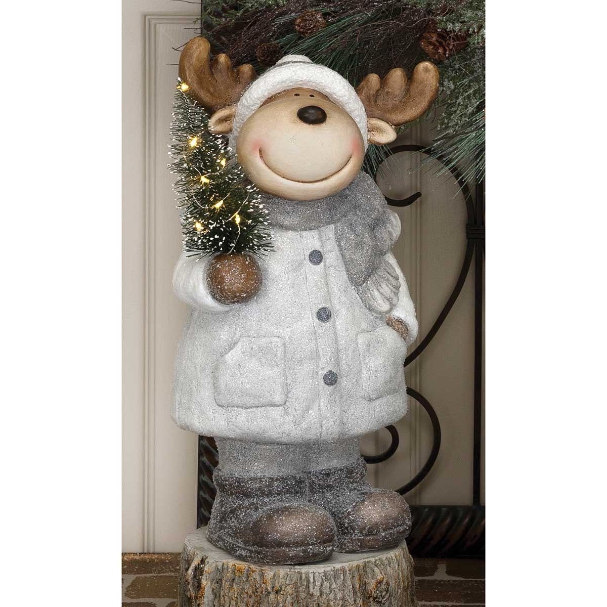 MV Moose w/LED Tree 8.5x7x16.5