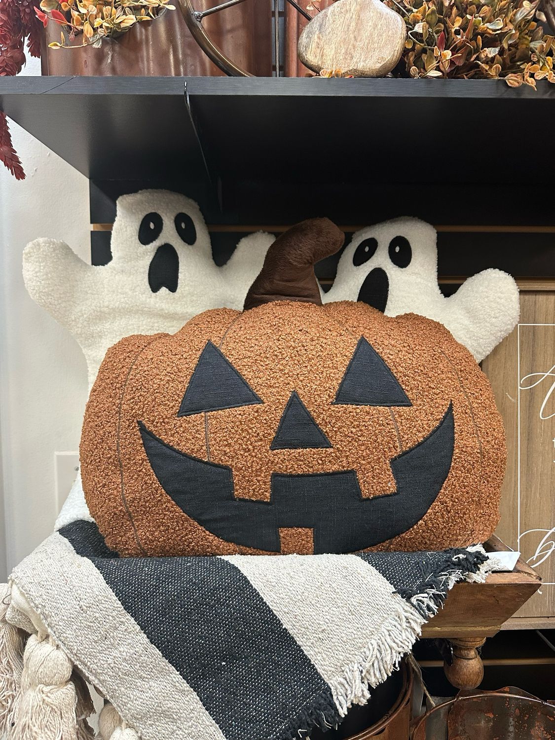 Ger 18&quot; Ghost Pillow