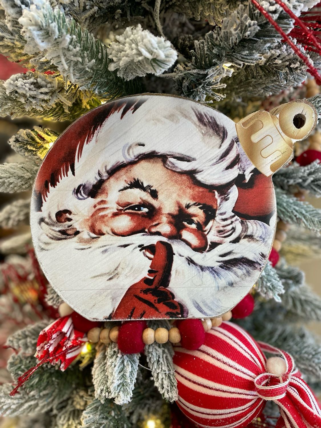 Jarmz Ornament Sitter 10x8 Shhh Santa