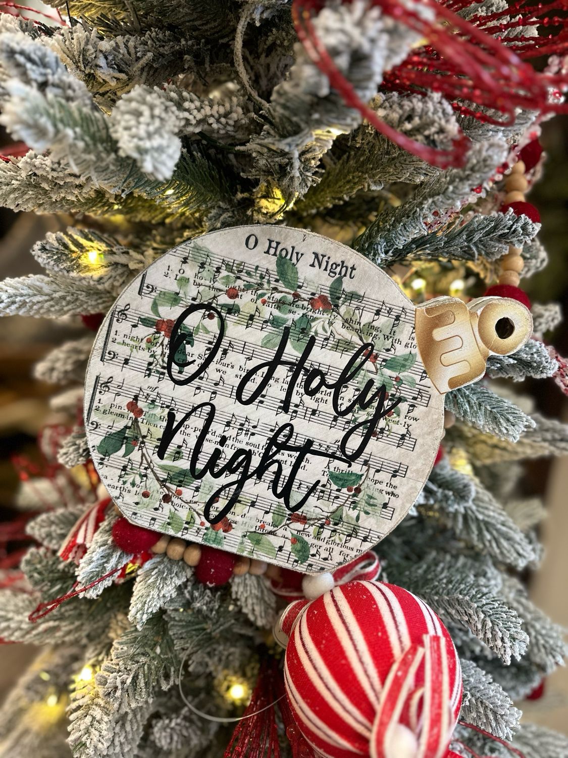 Jarmz Ornament Sitter 10x8 Music O