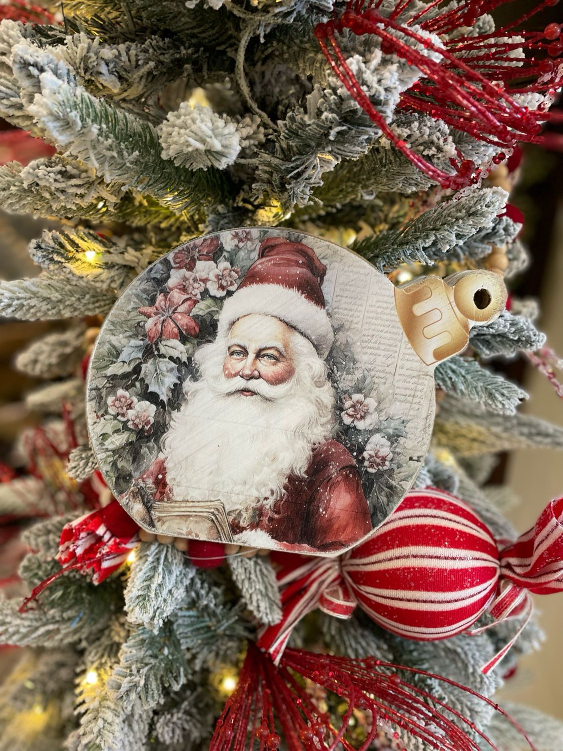 Jarmz Ornament Sitter 10x8 Vic Santa