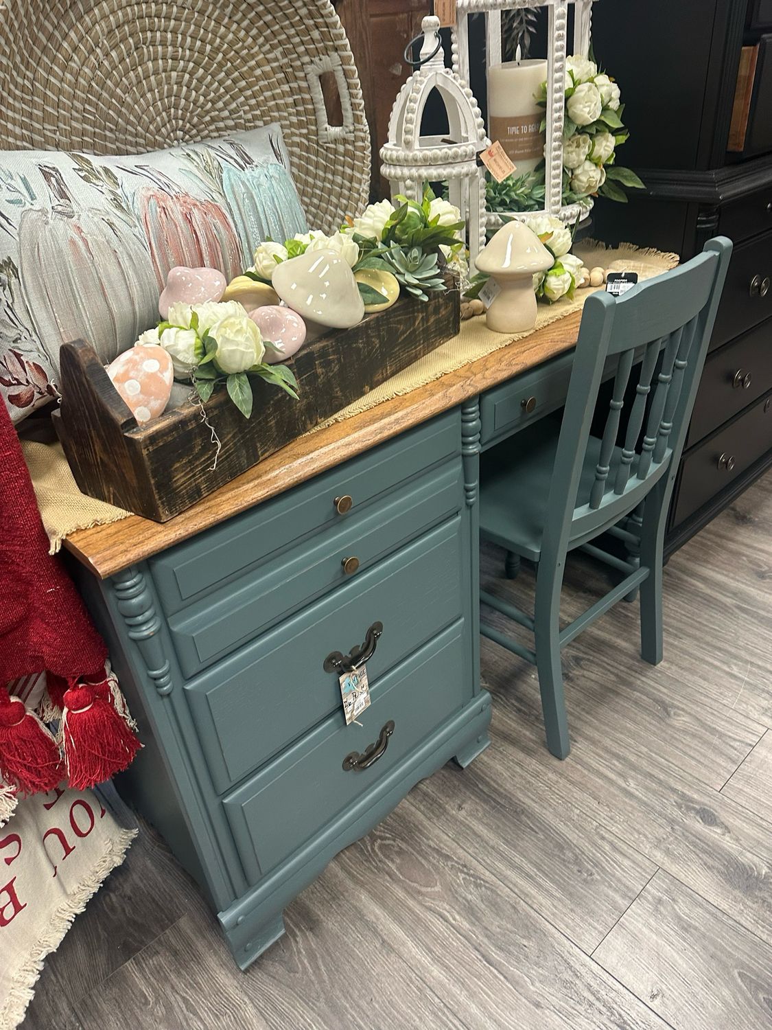 VV Stormy Desk&amp;chair sale 