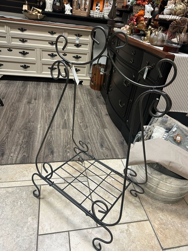 Cima Hanging Basket Holder
