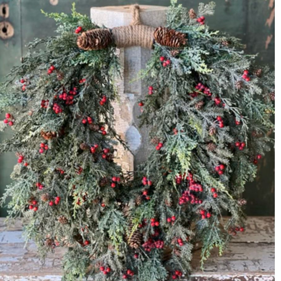 Lan 28&quot; Divinity Hanging Wreath