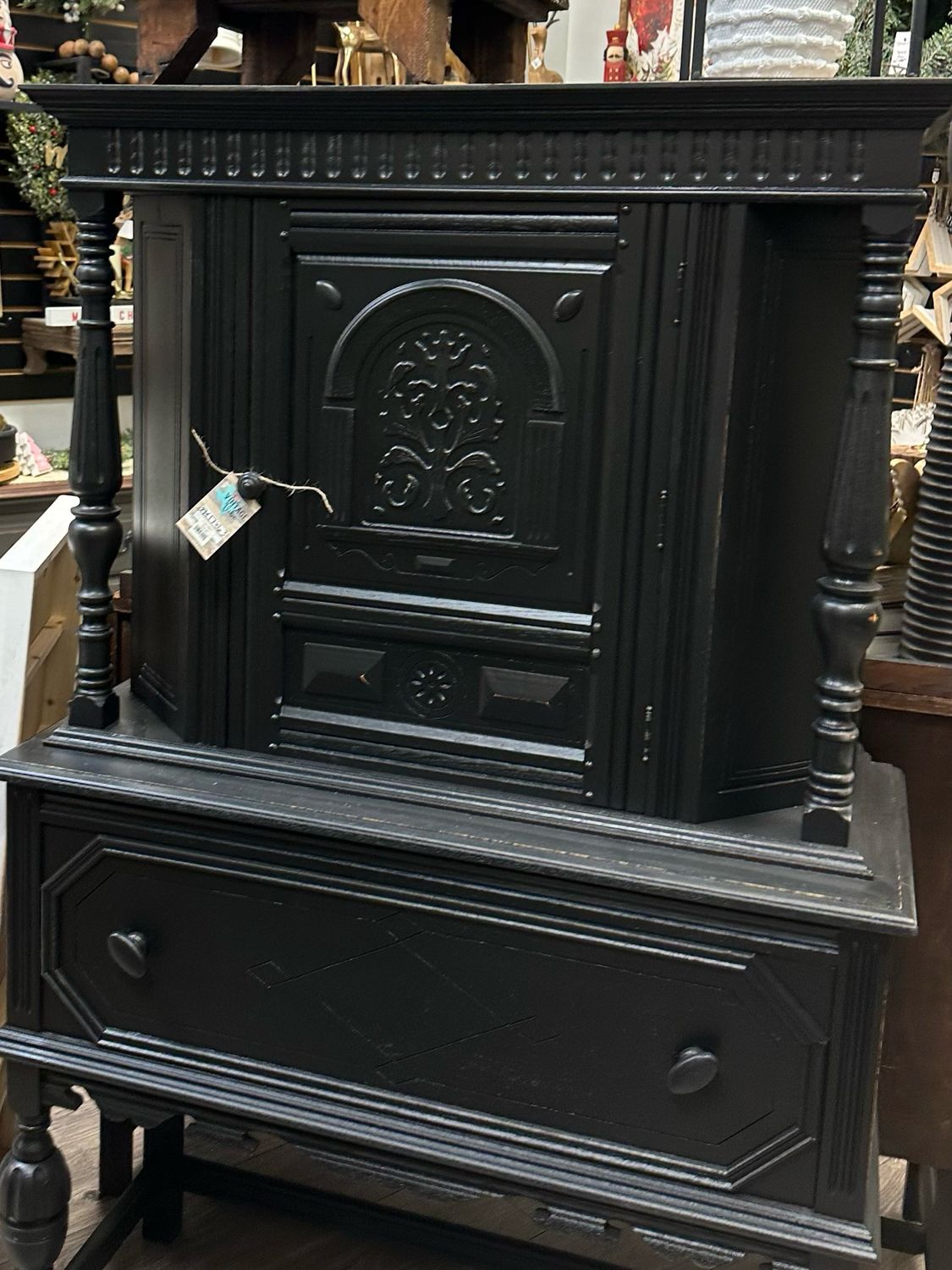 VV LB Cabinet 39x17x63