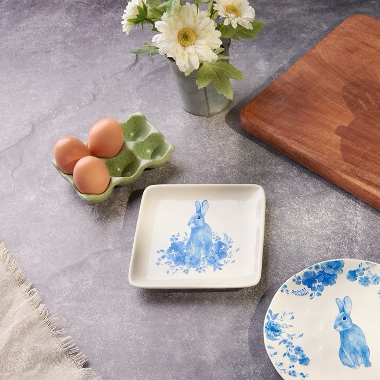 Pbk Sq Blue Rabbit Plate