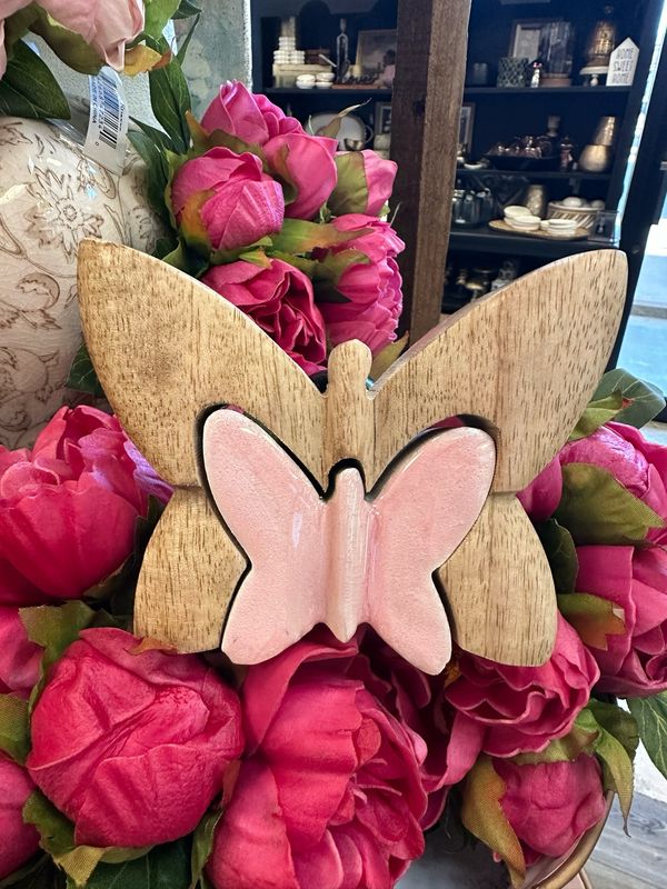 WTC Sm Nat/Pink Scalloped Butterfly Block 4.75x3.75