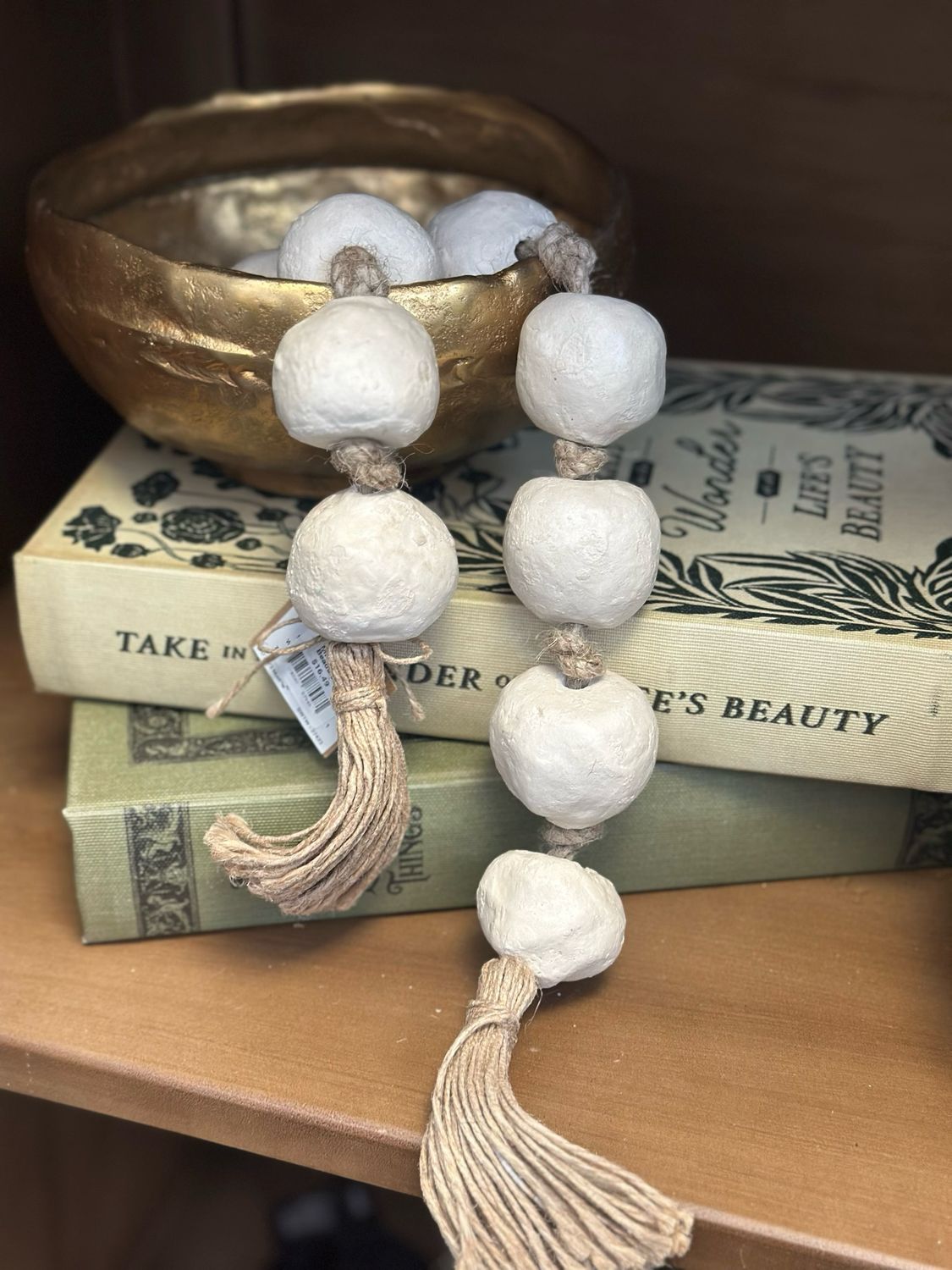 MP White Beads 30&quot; Paper Mache