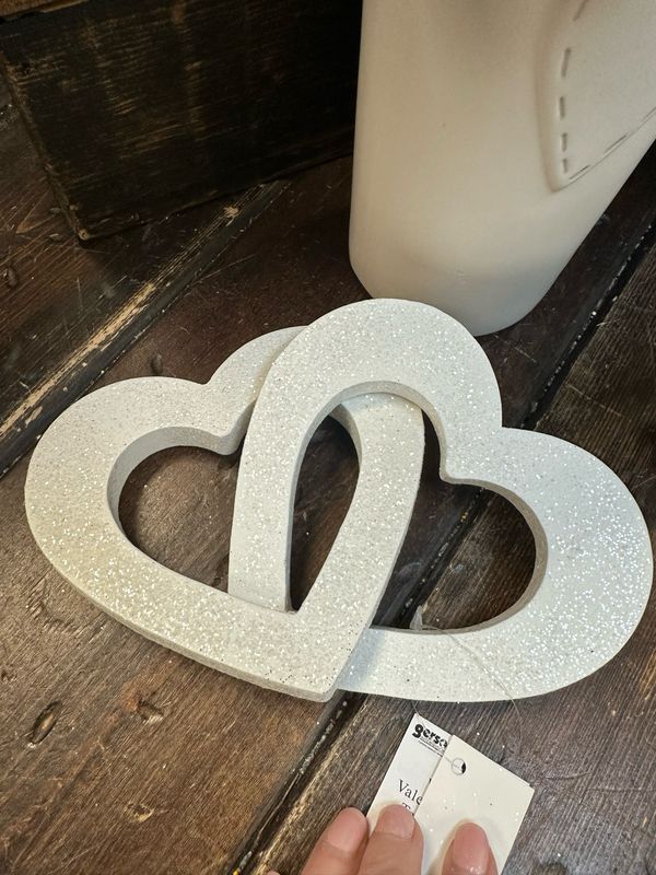 Ger 5" White Glitter Interlocking Hearts