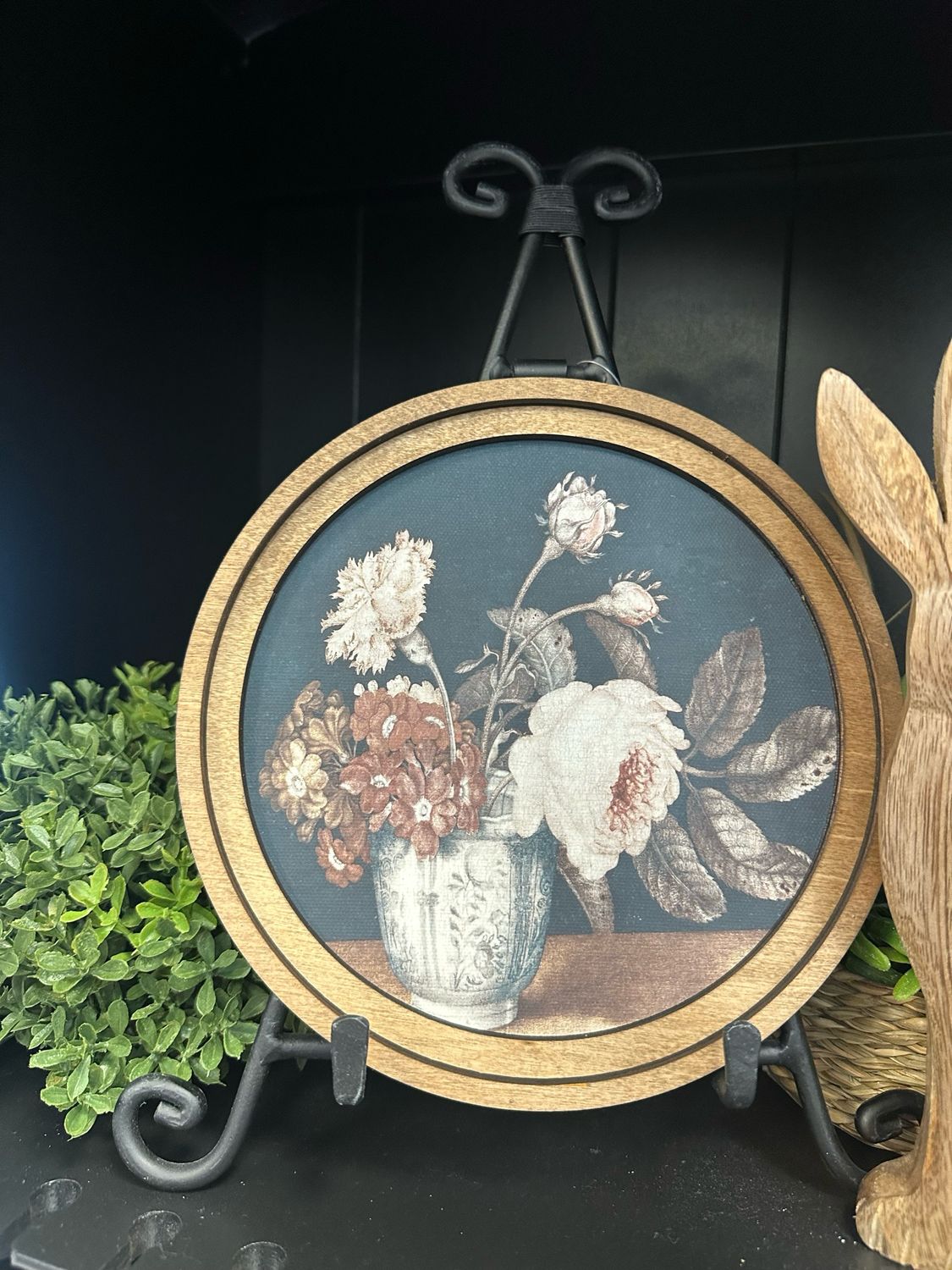 Red 8&quot; Round Vintage Flowers Art