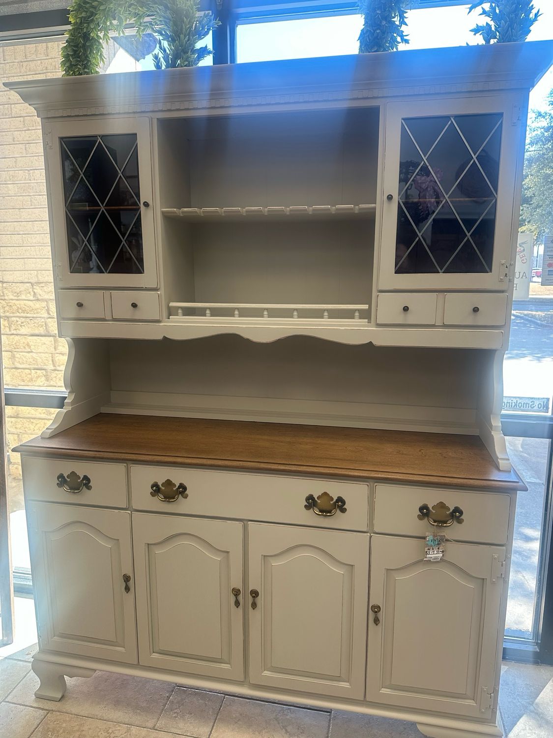 VV Glacier Hutch 55x19x33+40 sale 
