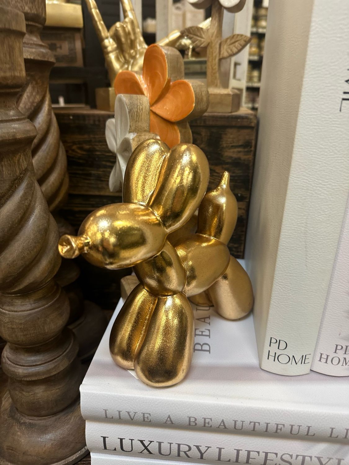 Yng Gold Balloon Dog Resin 7x8.5