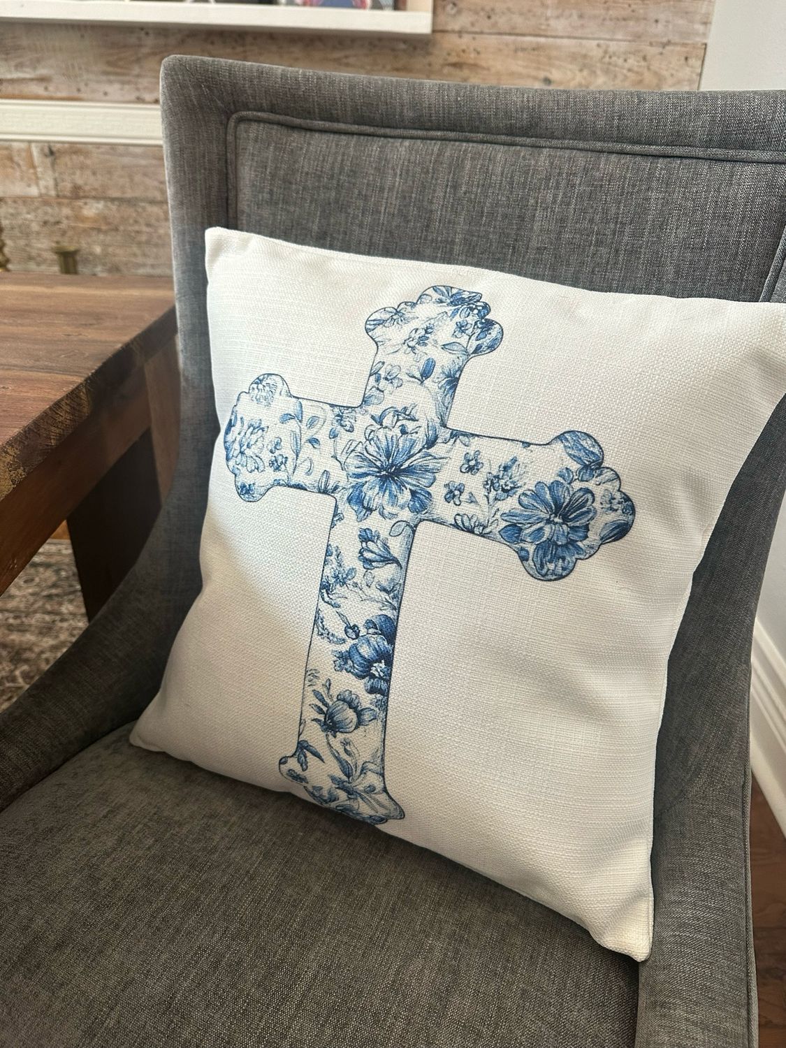 SCM 18x18 Pillow Chinos Cross