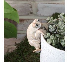 PDG beige frog pot hanger