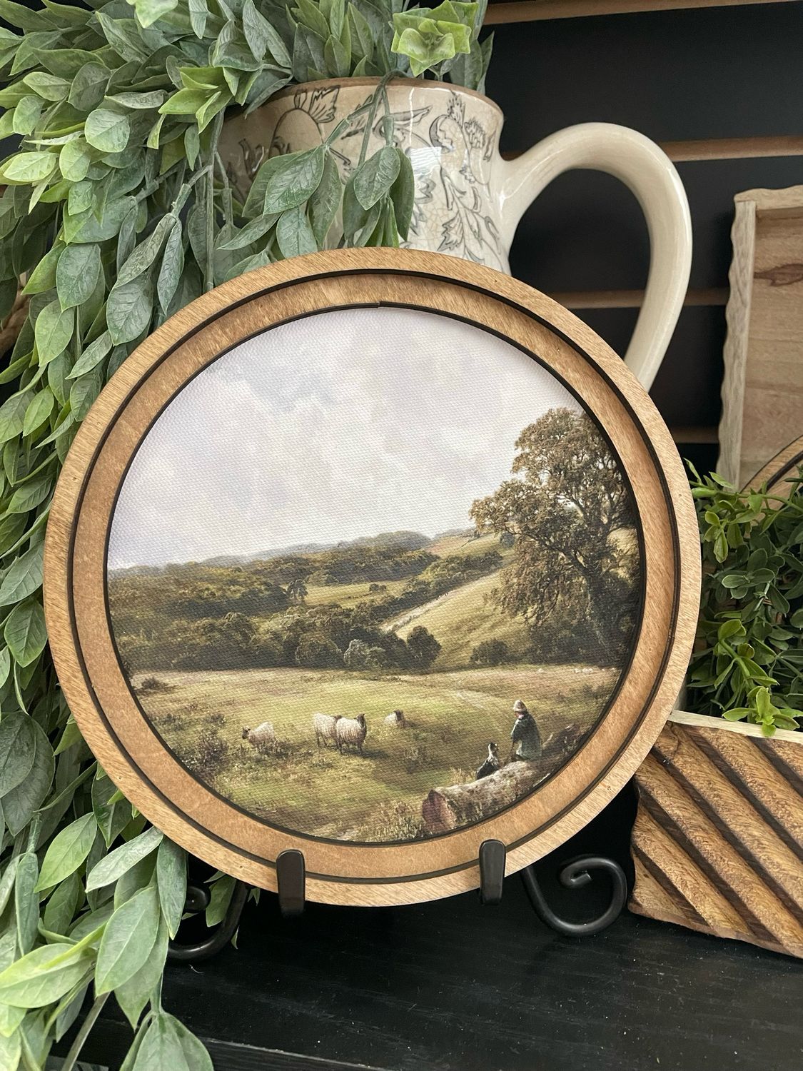 Red 8&quot; Round Sheep Art