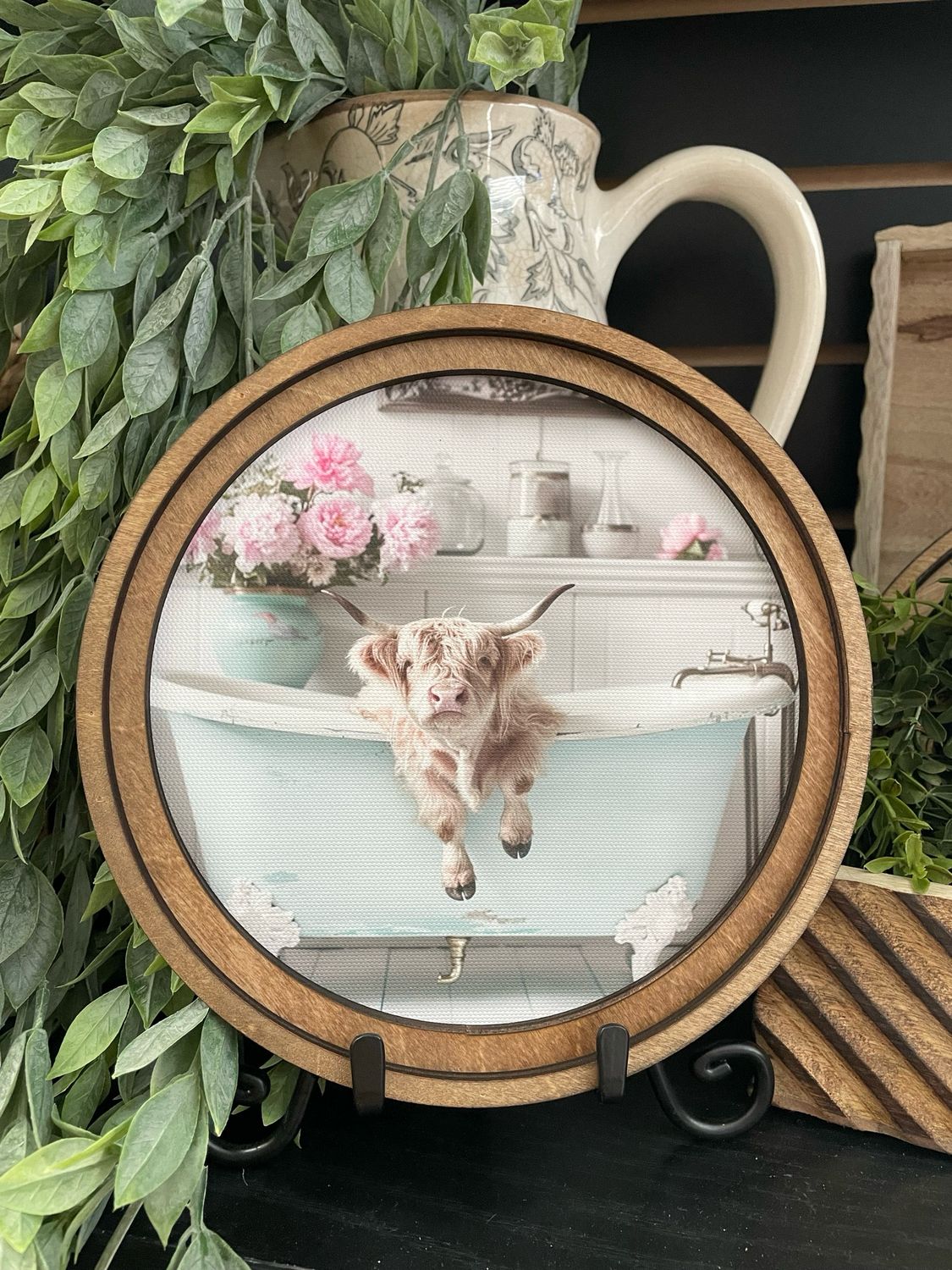 Red 8&quot; Round Highlander In Aqua Tub Art