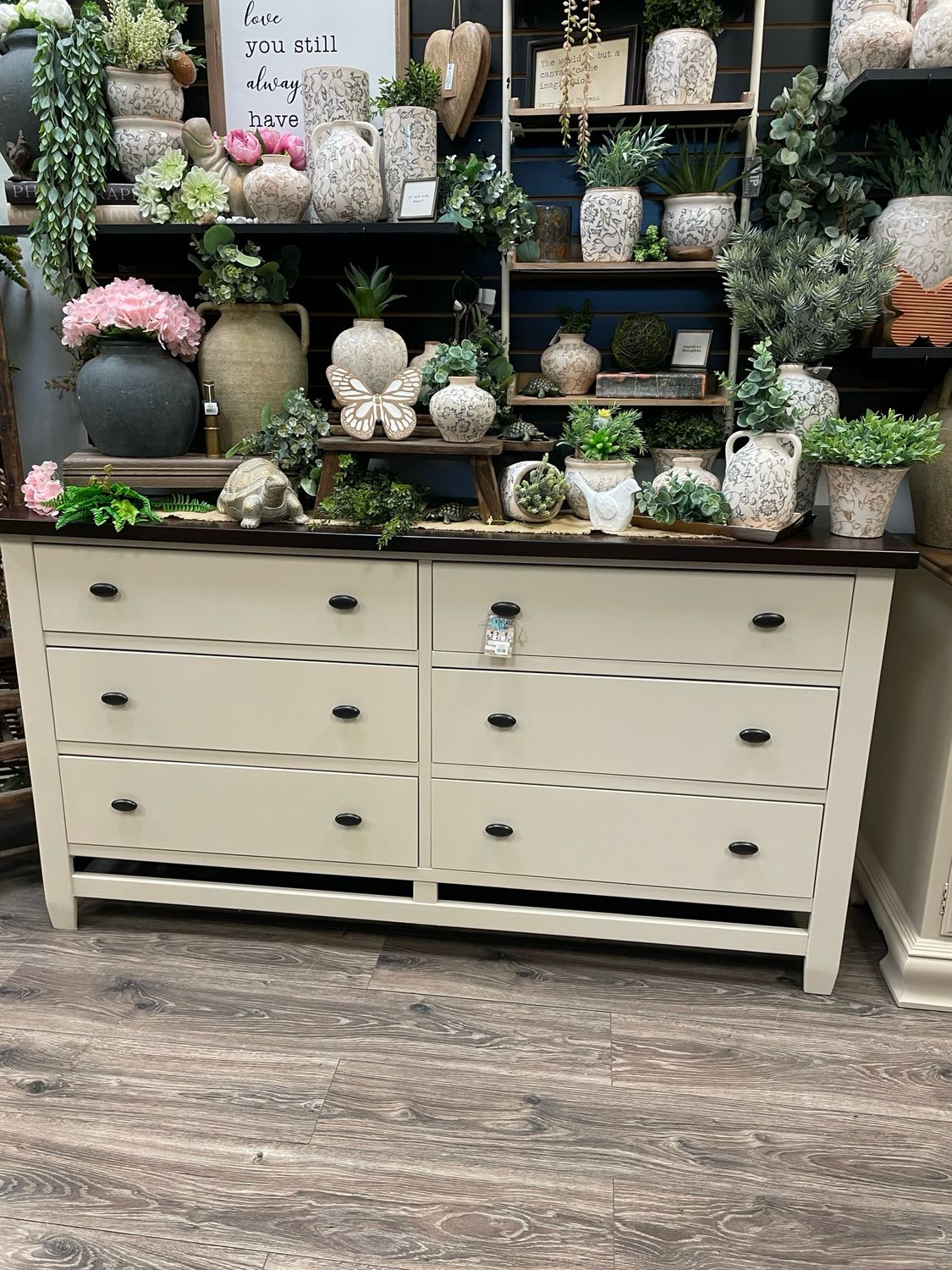 VV Ecru Dresser 68x20x36