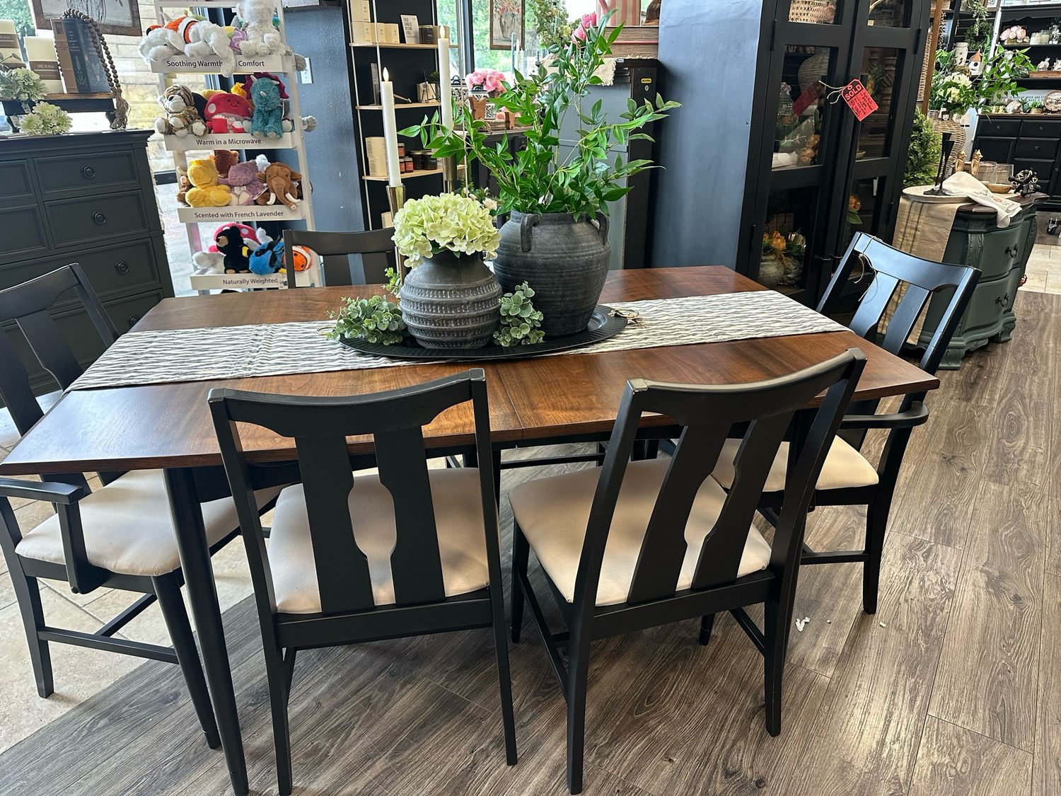VV Mcm Table And Chairs 62x40