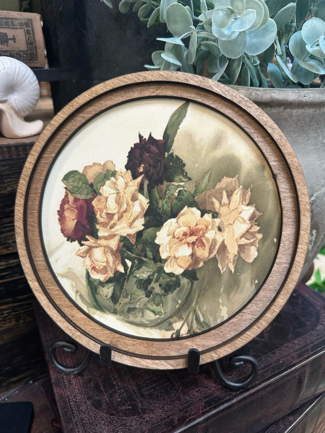 Red 8&quot; R Vintage Floral Art