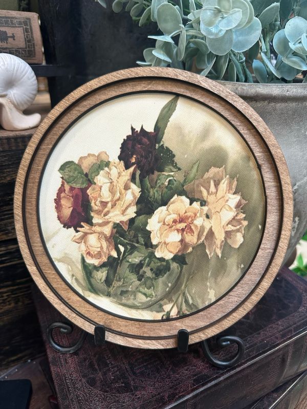 Red 8&quot; R Vintage Floral Art