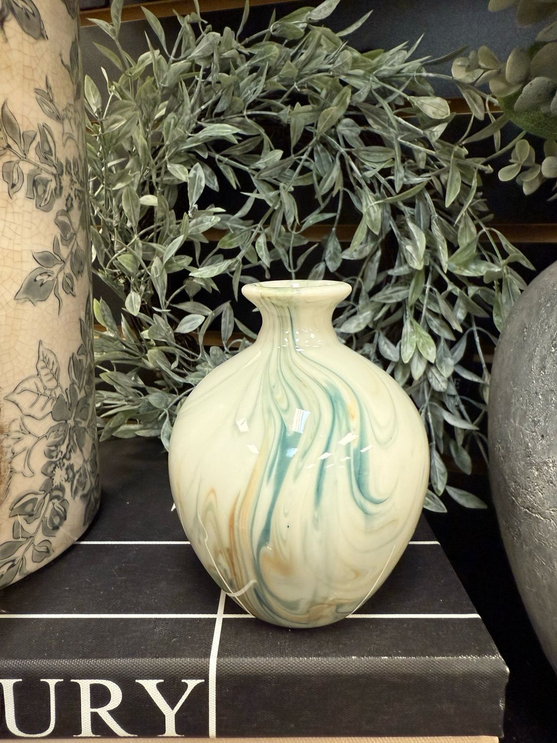 Cco Lg Swirl Vase 4.25&quot;