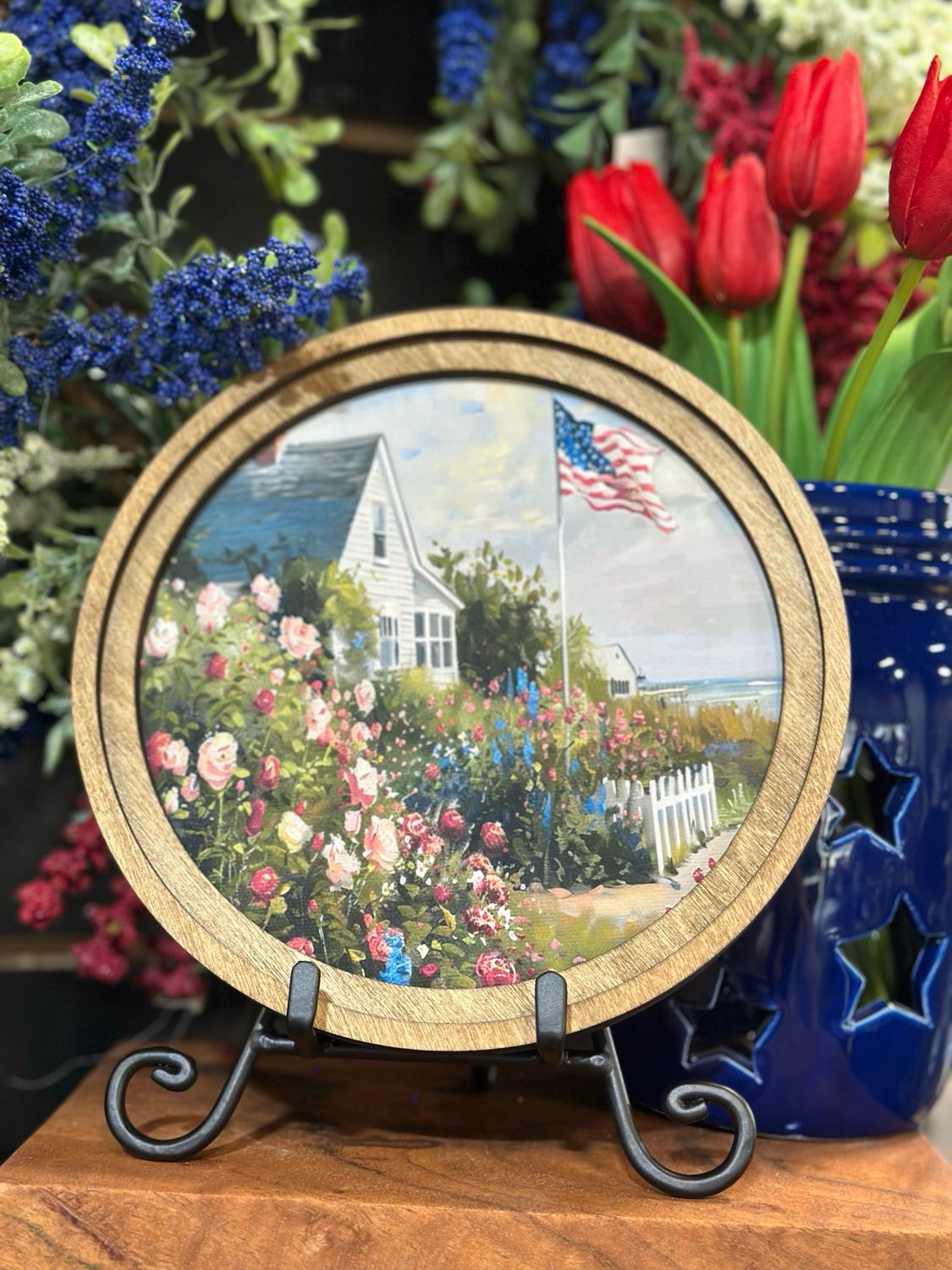 Red 8&quot; Round Patriotic Beach House