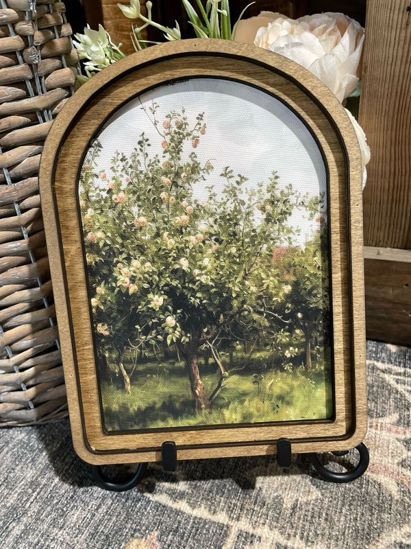 Red Arch Apple Orchard