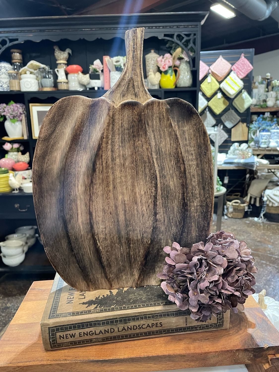 WTC Dark Mango Pumpkin Stand 15x10x1.5