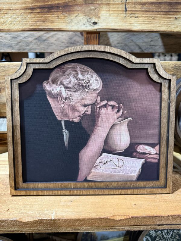Red 10x9 Praying Lady