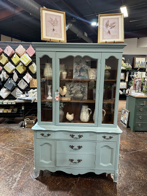 VV VDE Hutch 45x15x69 Sale