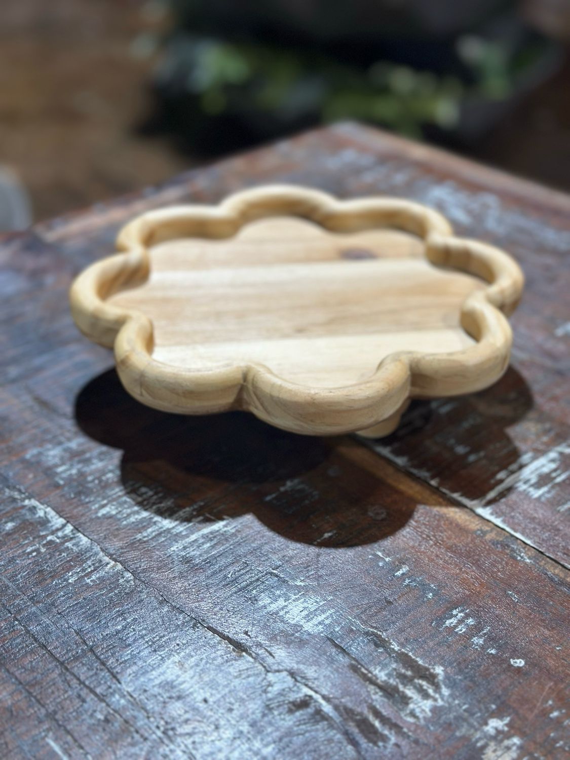 9.5&quot; Wood Riser Flower Shape