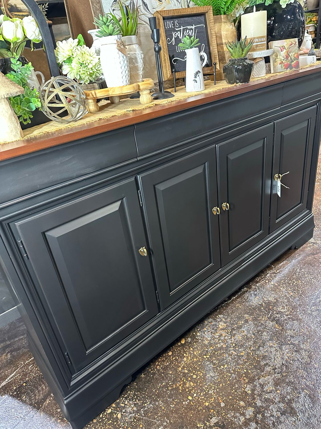 VV LampB Tall Console 68x18x40