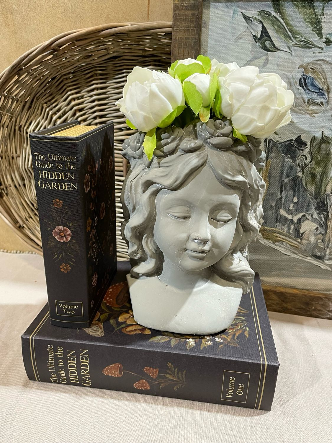 Yngs Cement Woman w/roses Planter