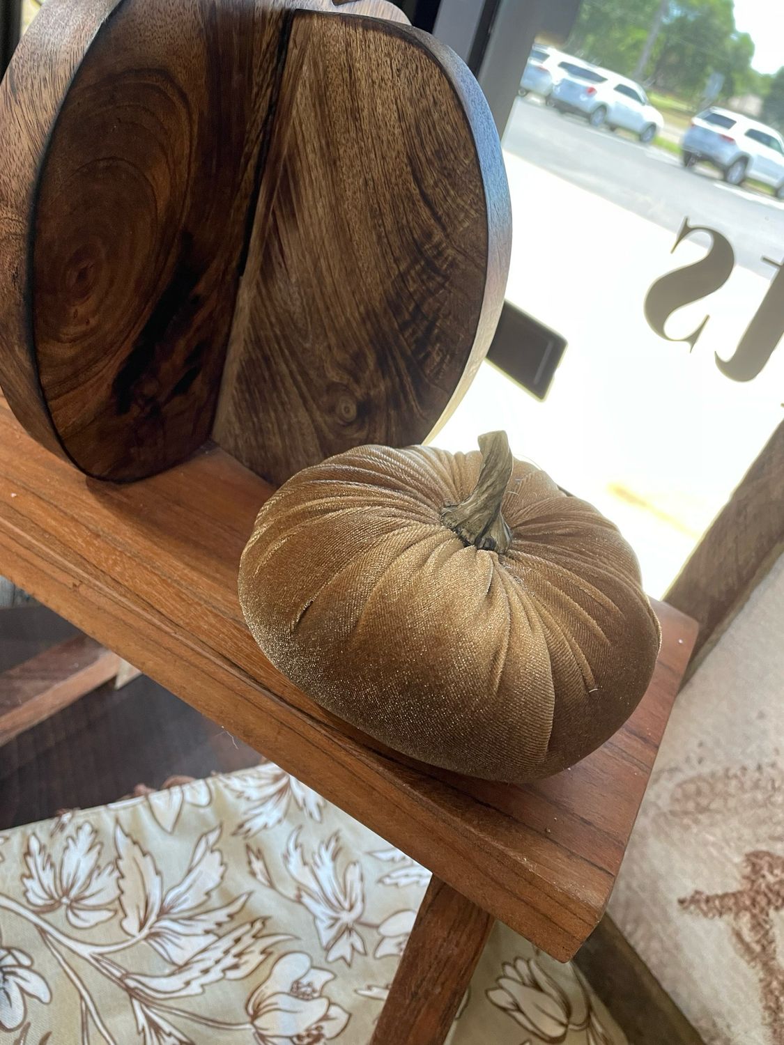 Pdg 5&quot; Taupe Vel Pumpkin