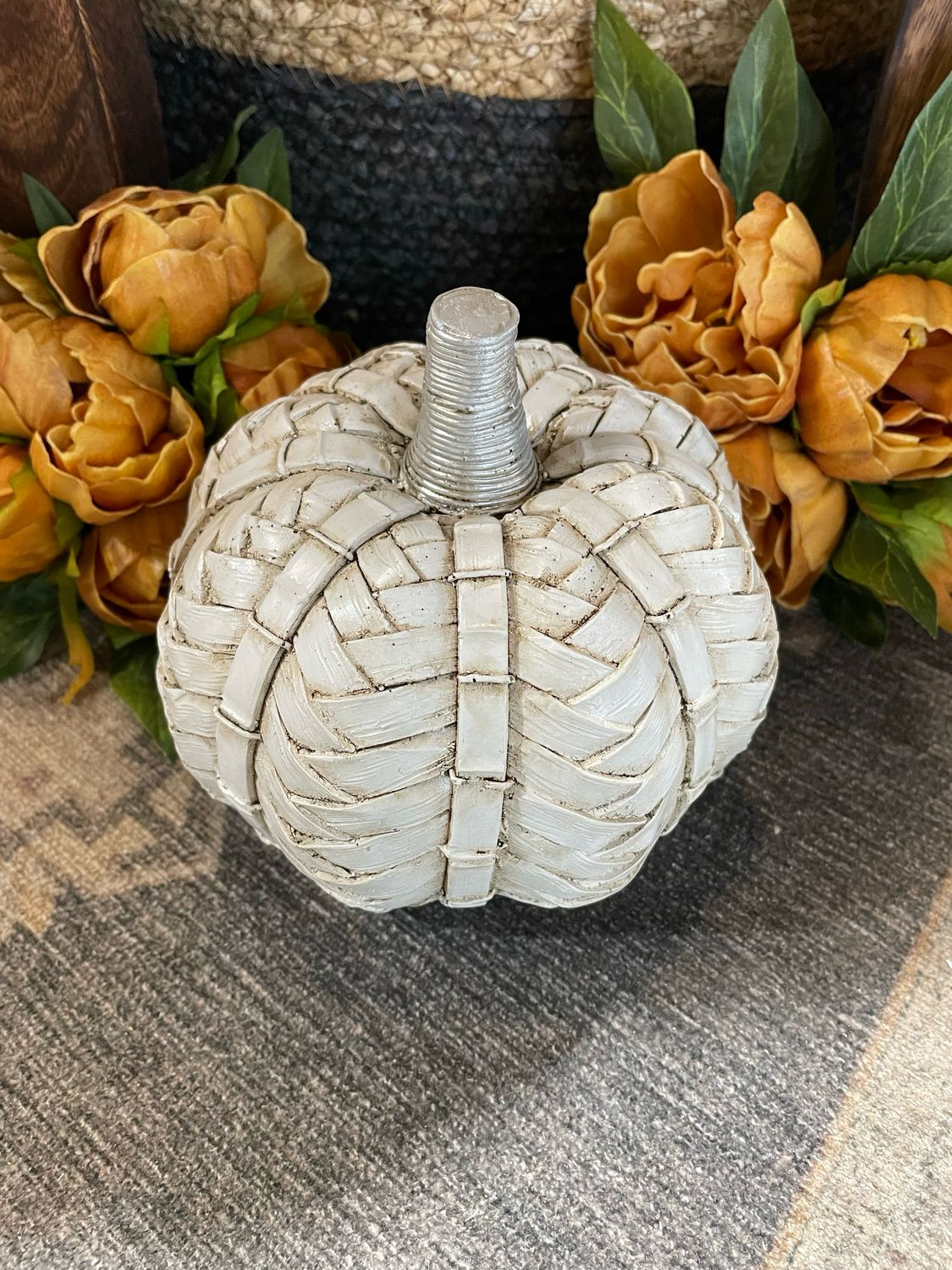 HH White Woven Pumpkin 6x5.5