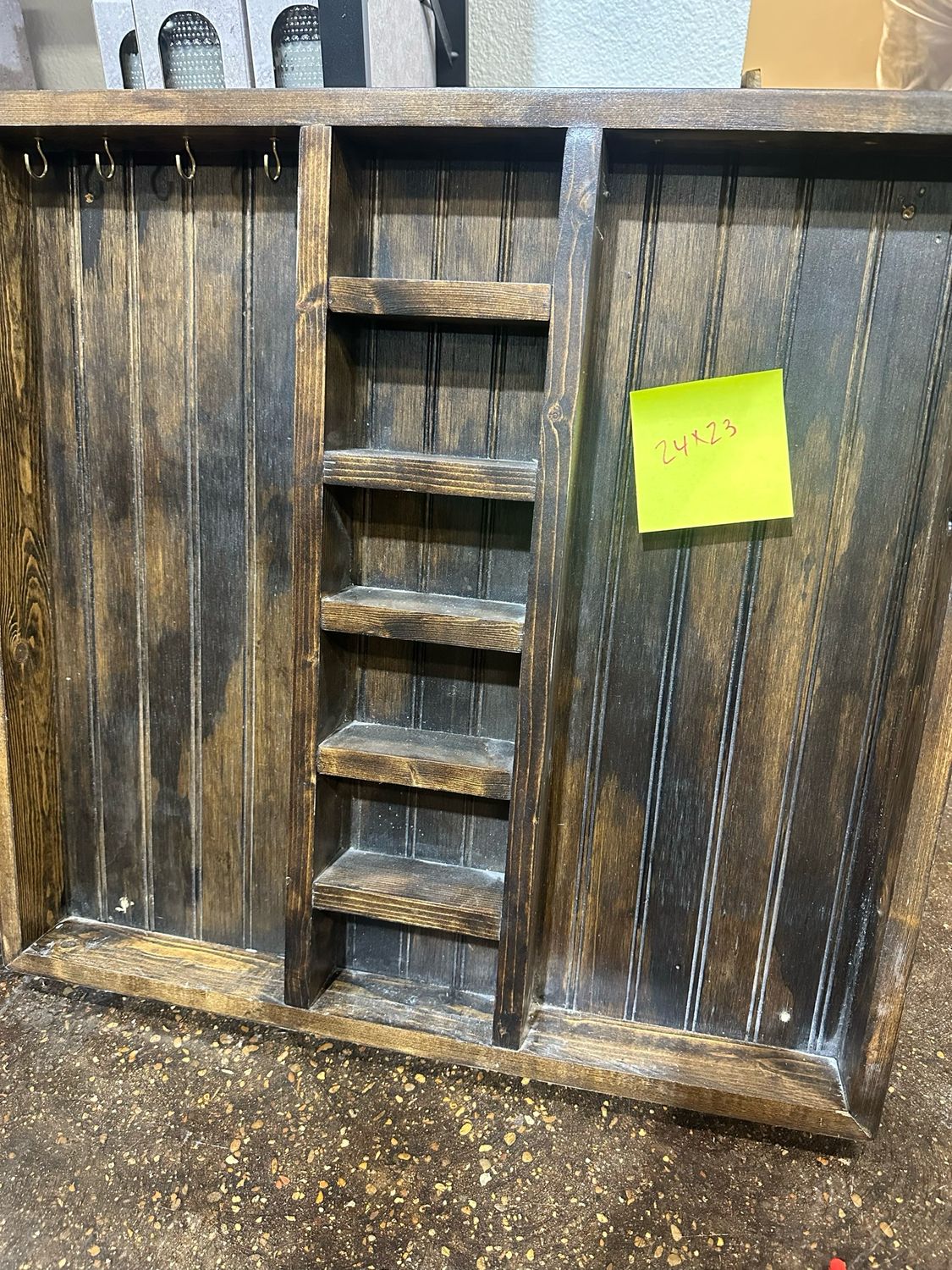 24x23 Jewelry Holder