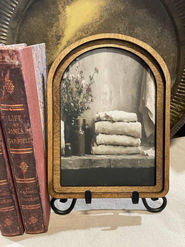 Red Arch Bathroom Shelf 8x6