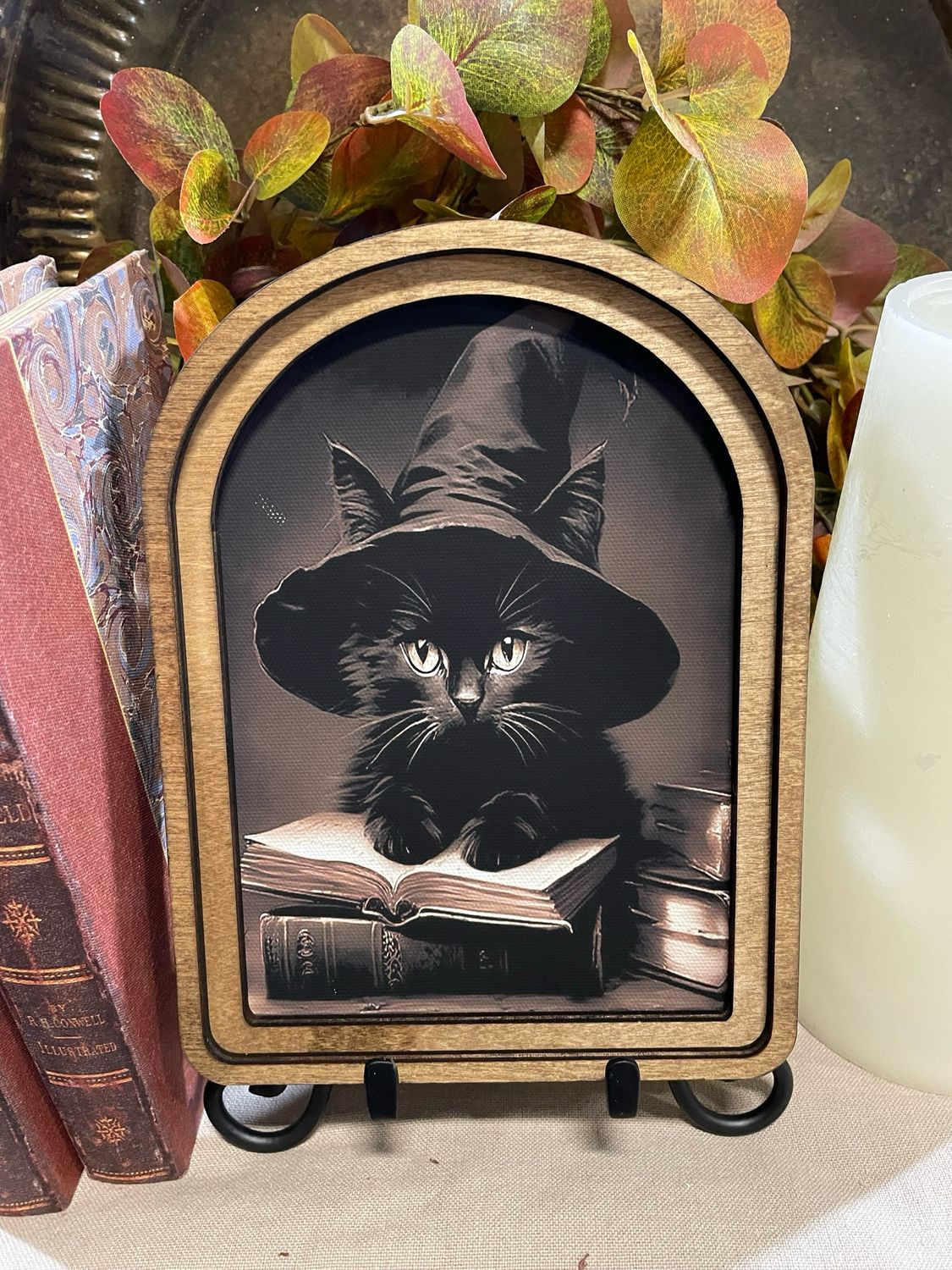 Red Arch Halloween Cat