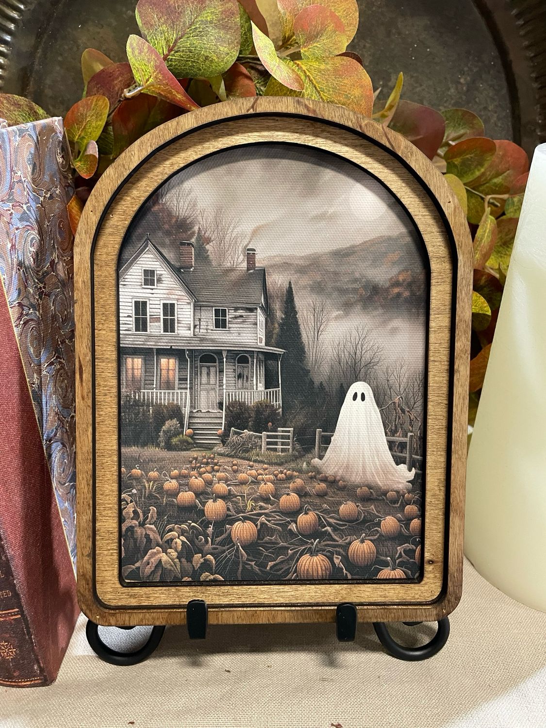 Red Arch Moody Ghost House 8x6